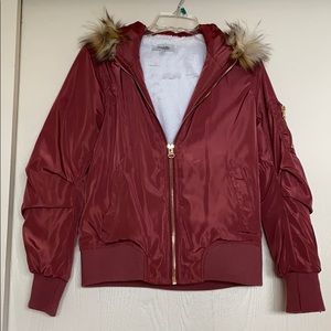 💰price drop!💫make an offer💰Puffer with fur hood